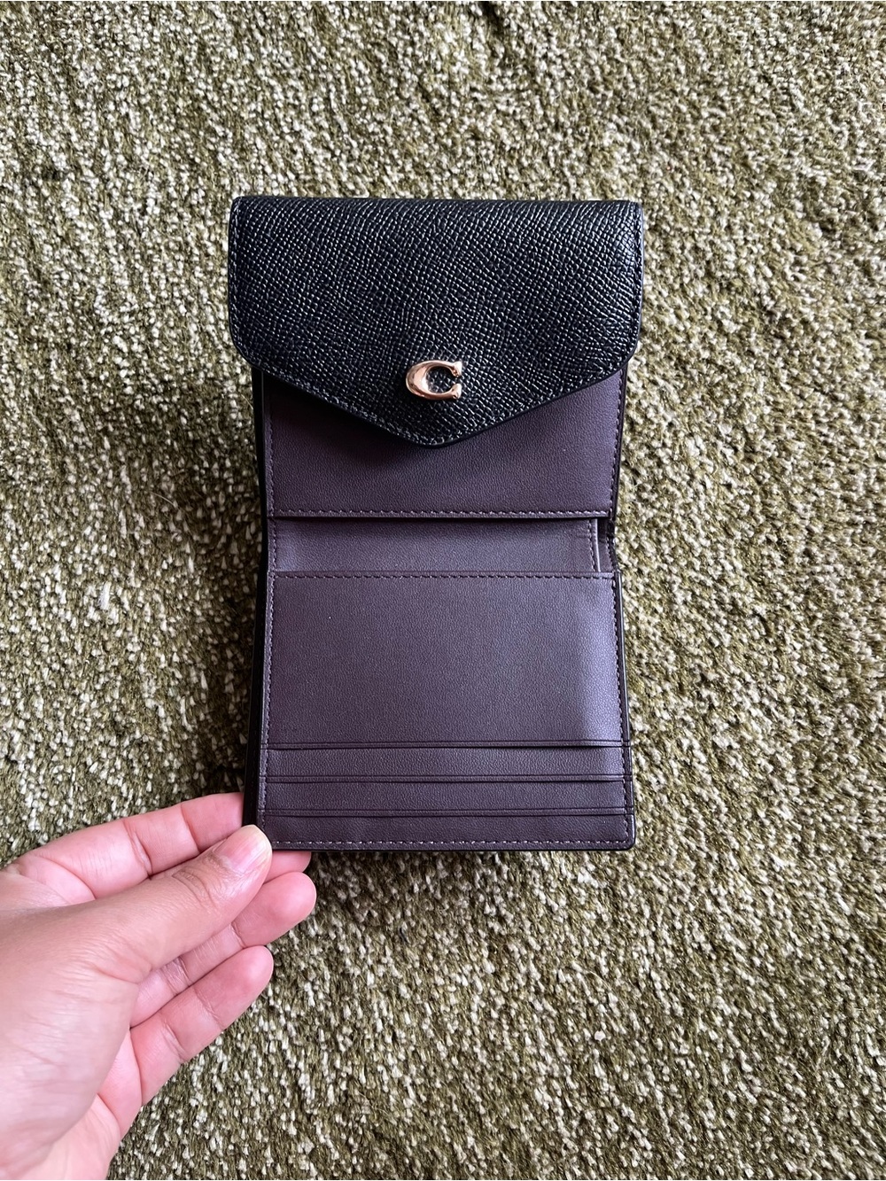 Coach Black Textured Leather Small Wallet with Gold 'C' Accent - Picture 3 of 10